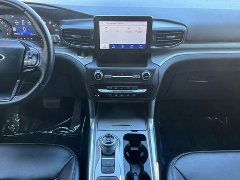 Used 2020 Ford Explorer XLT w/ Equipment Group 202A image 14