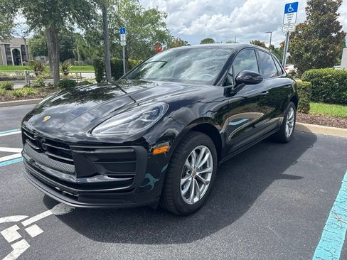Certified 2026 Porsche Macan AWD/4WD image 1