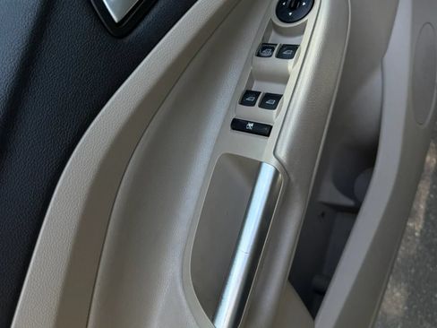 Used 2017 Ford Escape SE FWD image 23