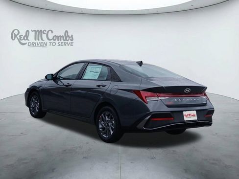 New 2026 Hyundai Elantra Hybrid FWD image 3