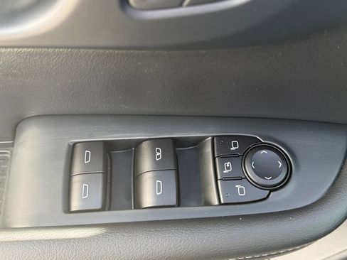 Used 2025 Buick Enclave Preferred image 14