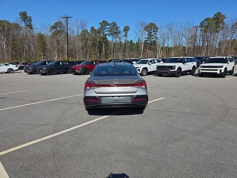 New 2026 Hyundai Elantra Limited FWD image 15