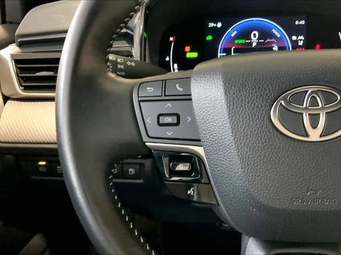 Used 2025 Toyota Camry SE image 24