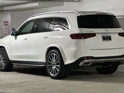 New 2026 Mercedes-Benz GLS 580 4MATIC image 3