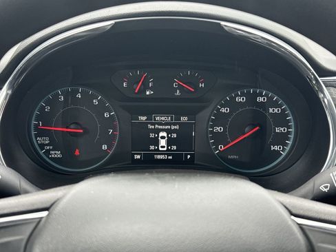 Used 2017 Chevrolet Malibu LT image 10