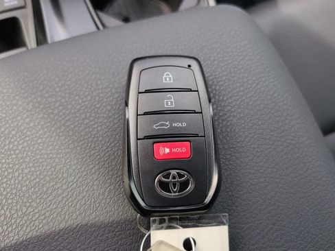 Used 2026 Toyota Camry SE FWD image 26