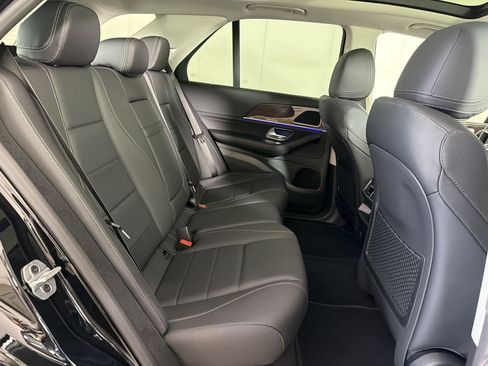 Used 2026 Mercedes-Benz GLE 450e 4MATIC image 30