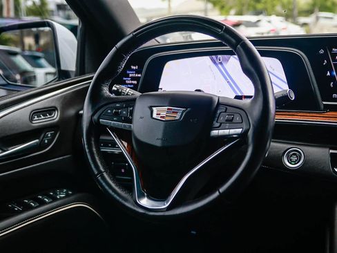 Used 2022 Cadillac Escalade Premium Luxury w/ Performance Package AWD/4WD image 15