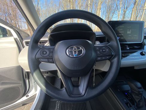 Certified 2026 Toyota Corolla Cross L image 32