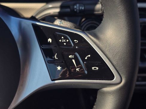 Used 2025 Mercedes-Benz CLA 250 4MATIC image 35