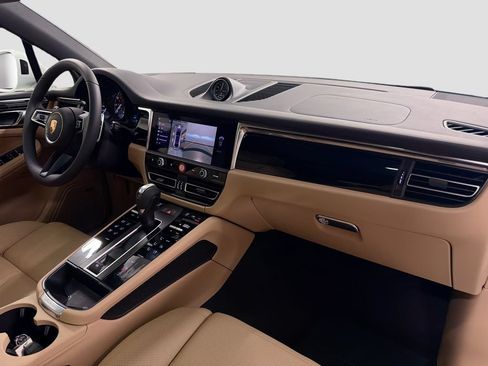 New 2026 Porsche Macan AWD/4WD image 30