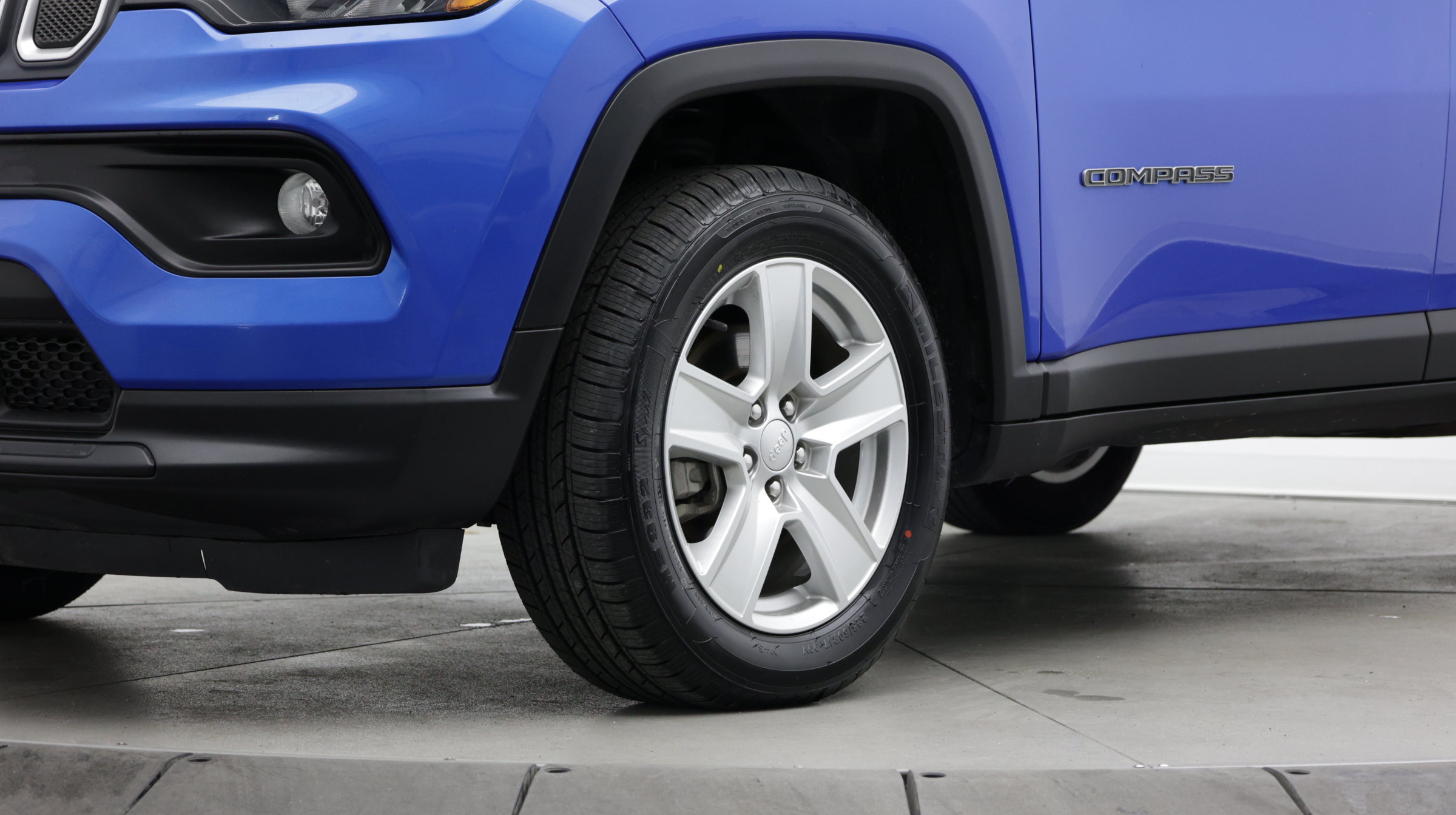 Used 2022 Jeep Compass Latitude AWD/4WD image 8
