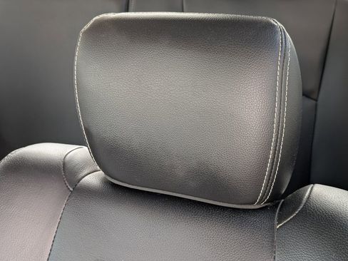 Used 2014 RAM 1500 Laramie w/ Convenience Group image 17