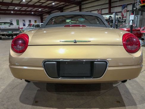 Used 2005 Ford Thunderbird RWD image 23