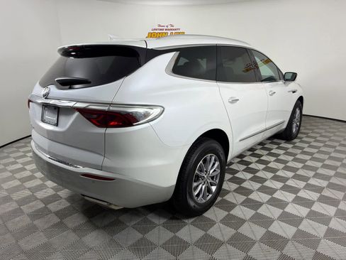 Used 2023 Buick Enclave Essence FWD image 6