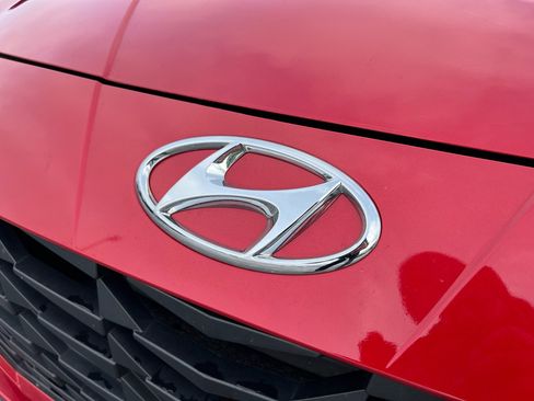 Used 2021 Hyundai Elantra SEL image 16