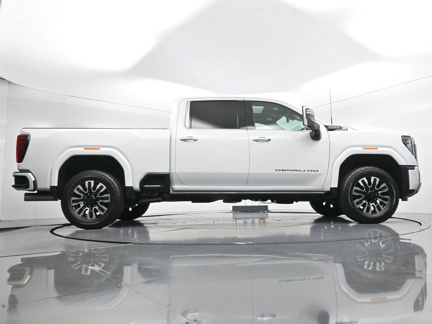 Used 2025 GMC Sierra 2500 Denali Ultimate AWD/4WD image 51