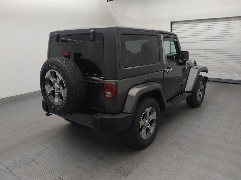 Used 2018 Jeep Wrangler Sahara w/ Connectivity Group AWD/4WD image 9