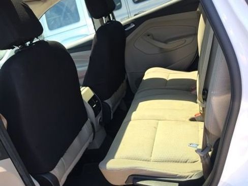 Used 2017 Ford Escape SE FWD image 5