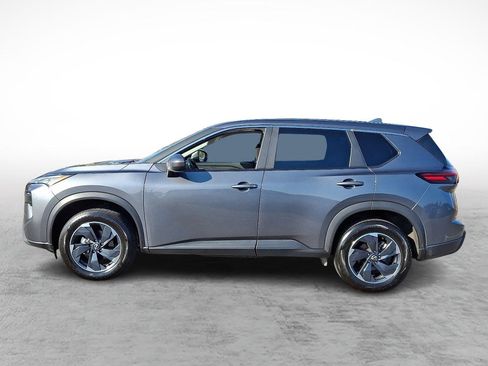 Used 2025 Nissan Rogue SV image 2