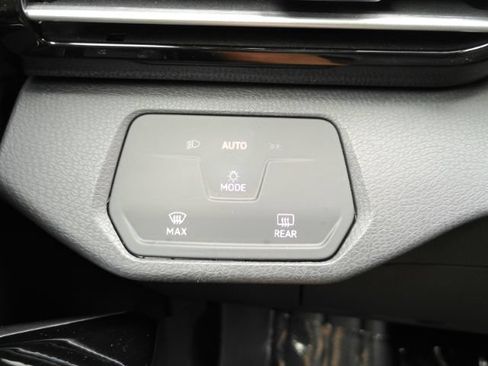Used 2023 Volkswagen ID.4 Pro RWD image 35