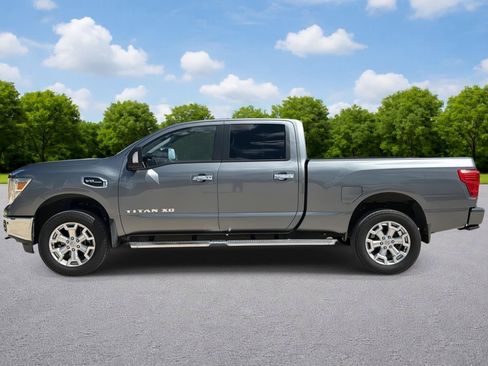 Used 2018 Nissan Titan SV w/ SV Convenience Package AWD/4WD image 4