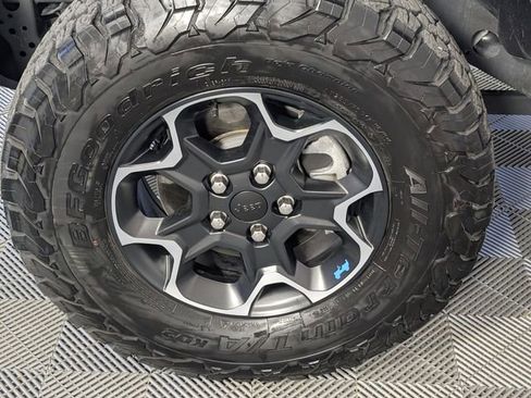 Used 2023 Jeep Wrangler Unlimited Rubicon 4xe AWD/4WD image 8