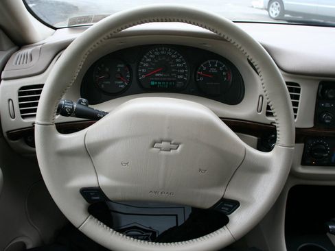 Used 2005 Chevrolet Impala LS w/ Sun And Sound Package image 25