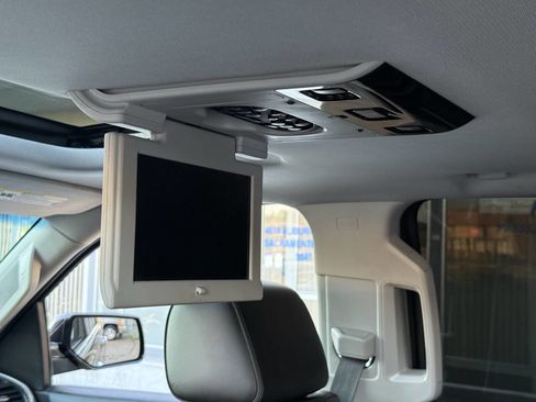 Used 2015 GMC Yukon Denali w/ Touring Package AWD/4WD image 24
