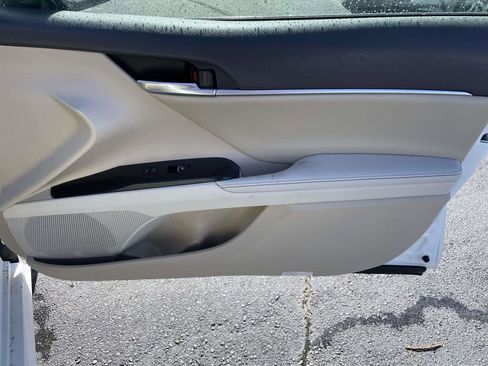 Used 2020 Toyota Camry XLE image 46