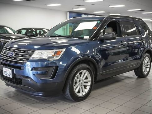 Used 2017 Ford Explorer FWD image 4