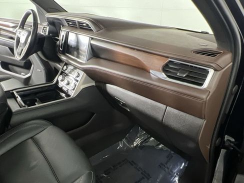 Used 2021 GMC Yukon Denali w/ Denali Premium Package image 30