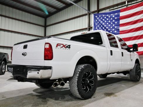 Used 2014 Ford F250 XLT w/ XLT Value Package image 11