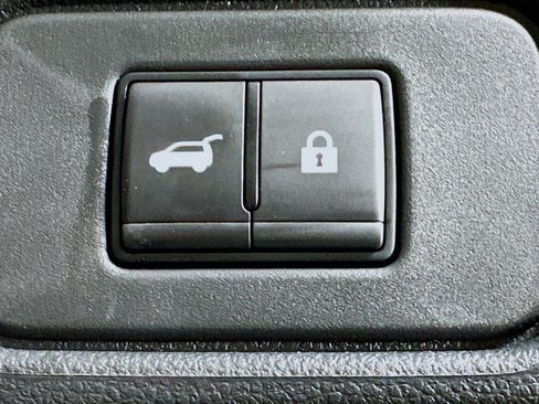 Used 2024 Nissan Pathfinder SL AWD/4WD image 31