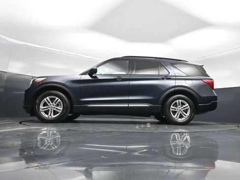 Used 2023 Ford Explorer XLT RWD image 52