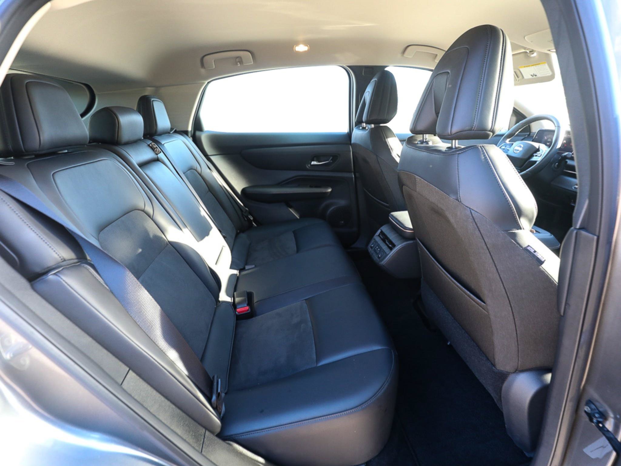 Used 2023 Nissan Ariya AWD image 23