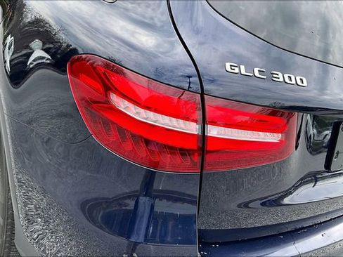 Used 2019 Mercedes-Benz GLC 300 4MATIC image 15