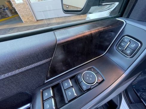 Used 2022 Ford F150 Lariat w/ Equipment Group 502A High image 11