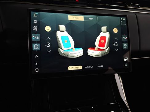 Used 2025 Land Rover Range Rover Sport SE image 32