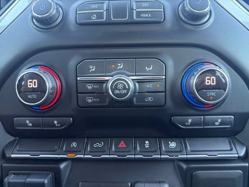Used 2020 Chevrolet Silverado 1500 LT w/ LT 2.7L Value Package AWD/4WD image 31