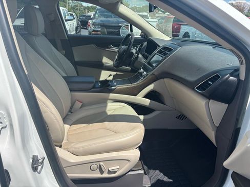 Used 2020 Lincoln Nautilus Reserve FWD image 10