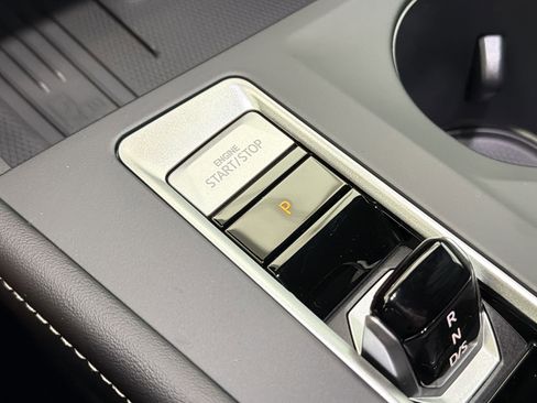 New 2026 Volkswagen Atlas Cross Sport SE image 24