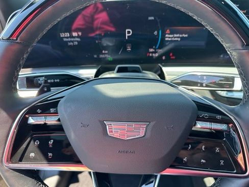 Used 2024 Cadillac Lyriq Luxury AWD/4WD image 28