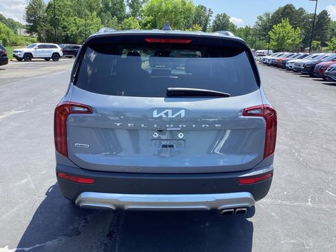 Used 2022 Kia Telluride S image 3