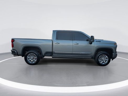 Used 2024 Chevrolet Silverado 2500 High Country w/ High Country Premium Package image 2