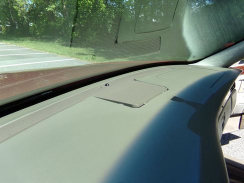 Used 1996 Cadillac De Ville Sedan FWD image 49