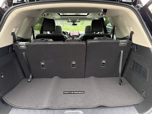 New 2026 Nissan Pathfinder SL AWD/4WD image 1