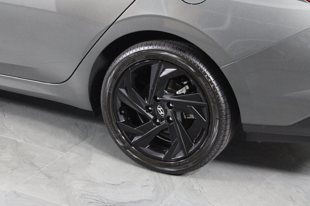 Certified 2026 Hyundai Elantra SEL Sport Premium FWD image 15