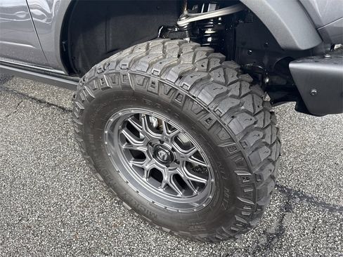 Used 2021 Ford Bronco Badlands image 13