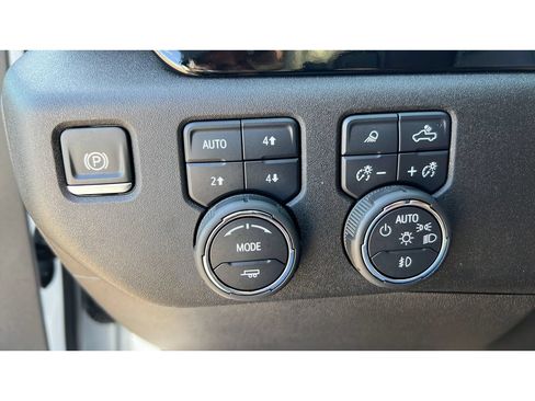 Used 2024 Chevrolet Silverado 3500 High Country AWD/4WD image 23